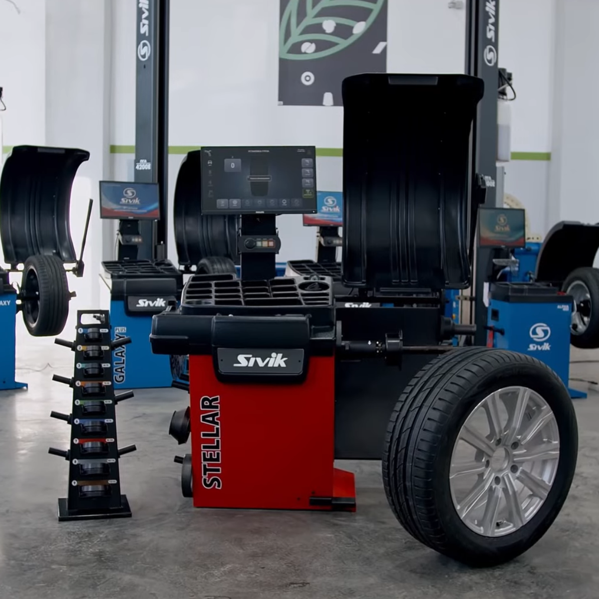 На станке могут одновременно работать до 6 операторов