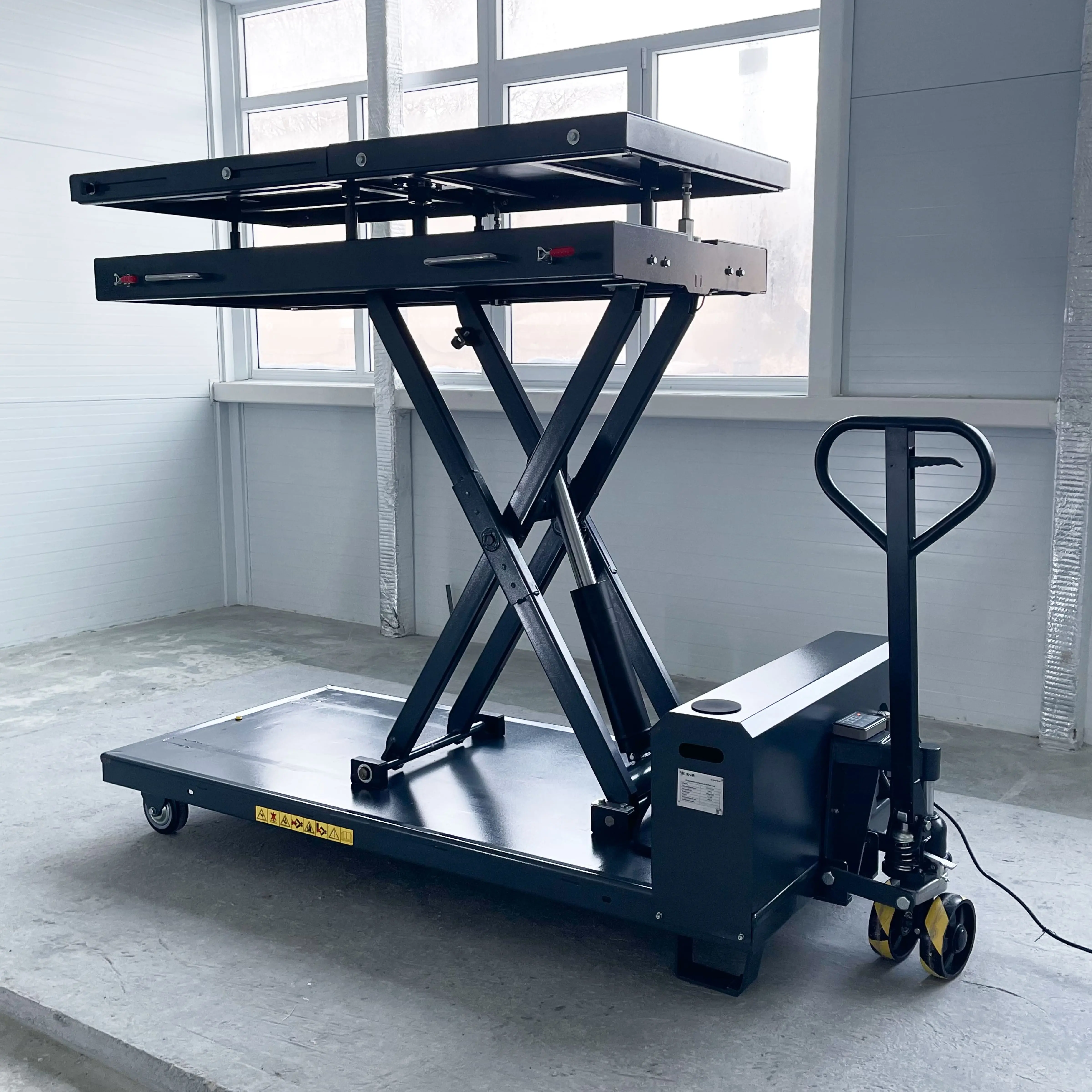 картинка Подъемник ножничный мобильный для обслуживания АКБ электромобилей ПГН-7515Е Sivik