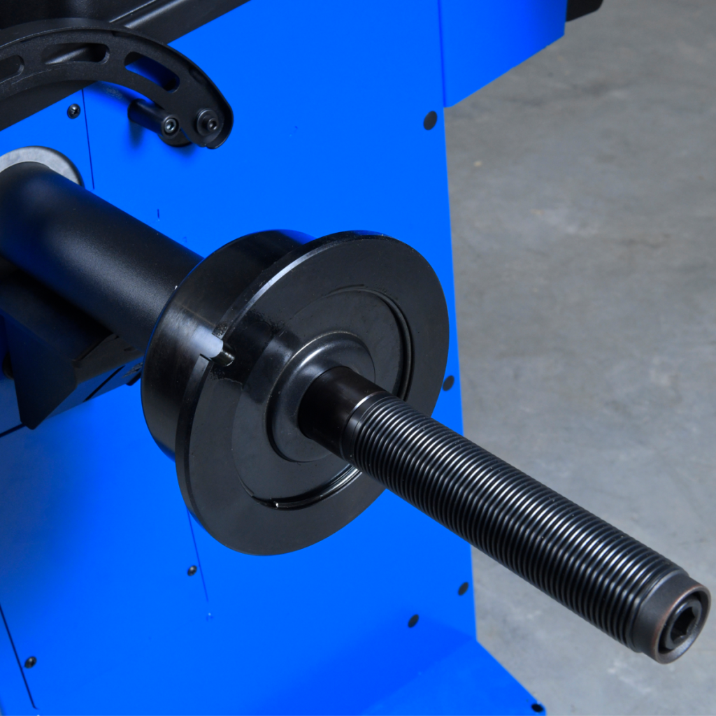 ВЫСОКОЕ КАЧЕСТВО БАЛАНСИРОВКИ (КАЧЕСТВЕННАЯ ЦЕНТРОВКА КОЛЕСА)